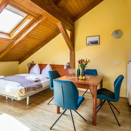 Lively Ruterra Duke Loft