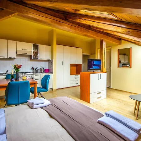 Lively Ruterra Duke Loft